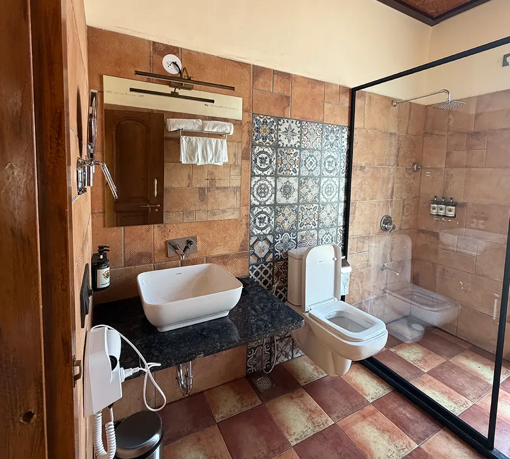 Cottage 2 — Bathroom 3